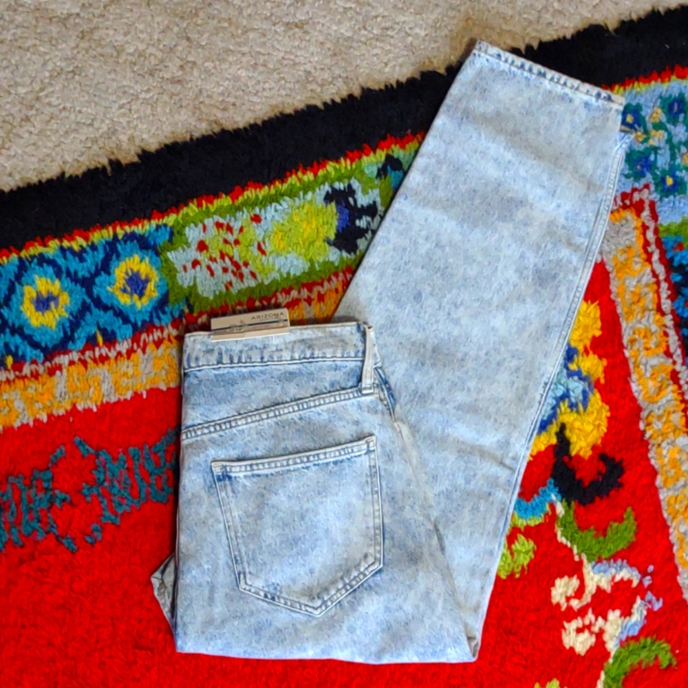 EUC ARIZONA highest rise semi relaxed fit tapered leg MOM JEANS 15
